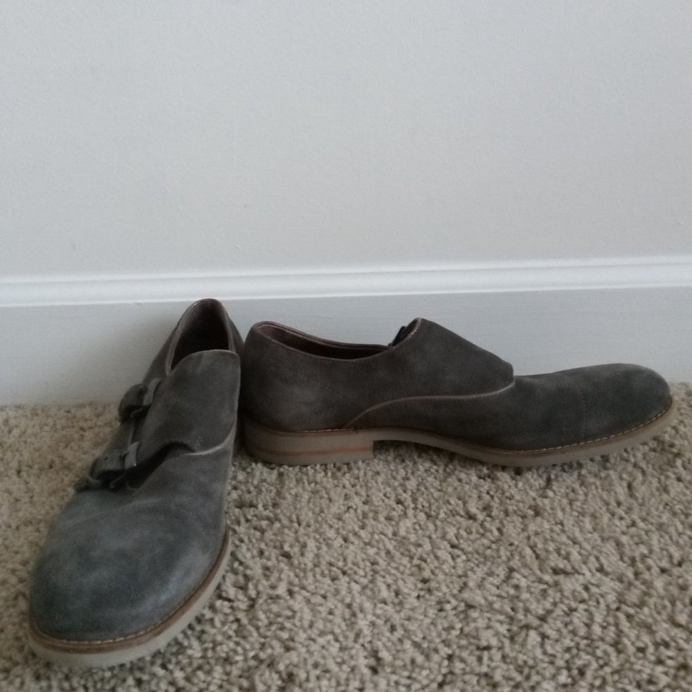 Shoes - Picture 2 of 6